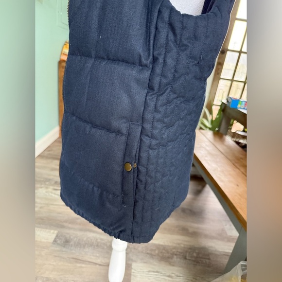 Old Navy Puffer Vest  Thick Full Zip Fleece Lined Navy Blue Pockets Size Small - Picture 4 of 9